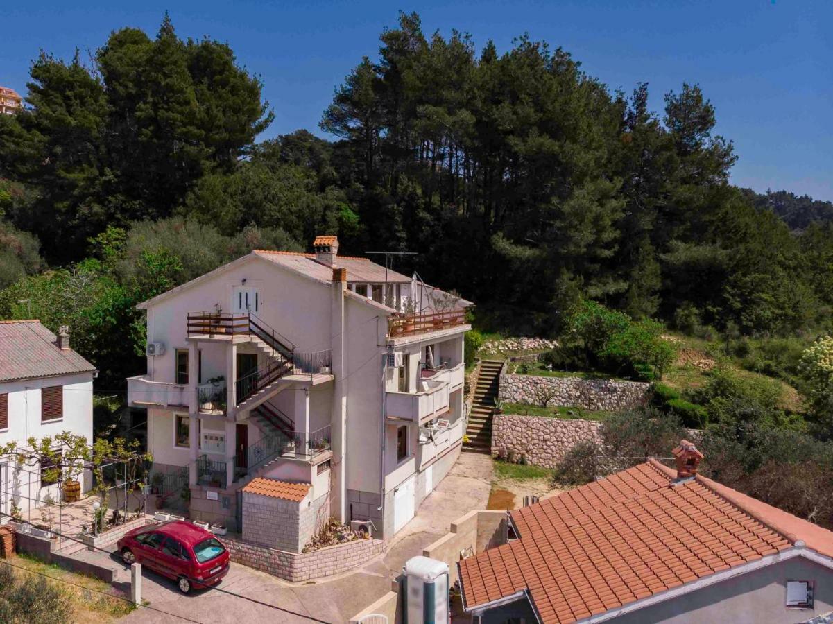 Apartmani Mia Palit Exterior photo