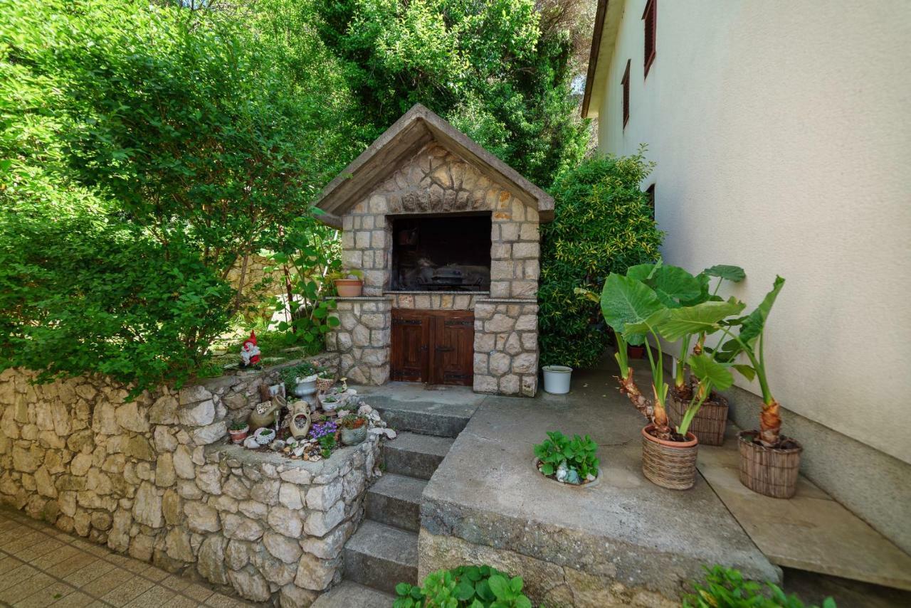 Apartmani Mia Palit Exterior photo